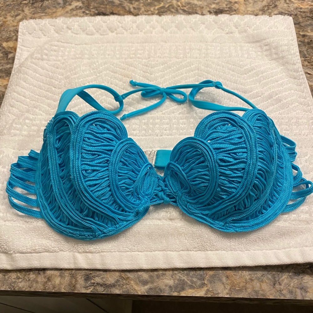 Very unique Bikini and matching wrap
